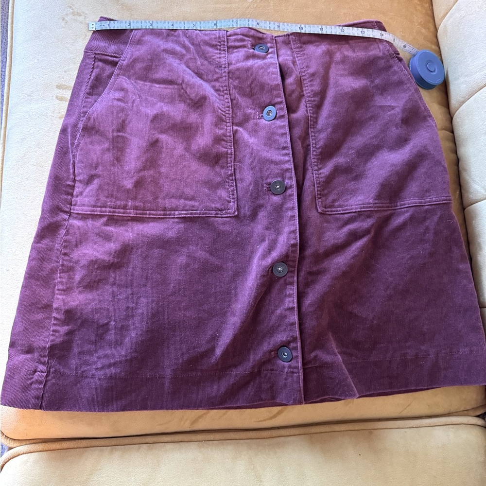 Uniqlo corduroy micro skirt - size 4 maroon